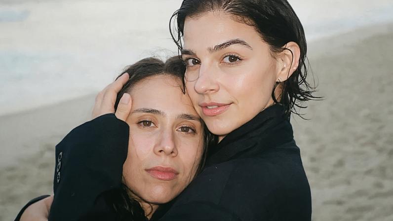 Daphne Bozaski celebra reencontro com Gabriela Medvedovsky na trama ‘Loquinha’