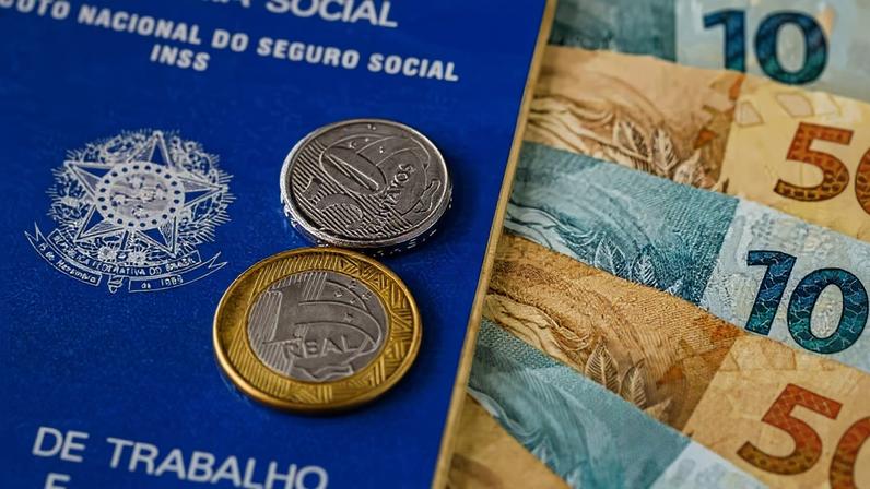Segunda parcela do décimo terceiro salário é de menor valor, pois sofre descontos de Imposto de Renda e de INSS