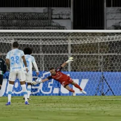 Carlos Vinicius perde três pênaltis em duelo entre Grêmio e Palestino