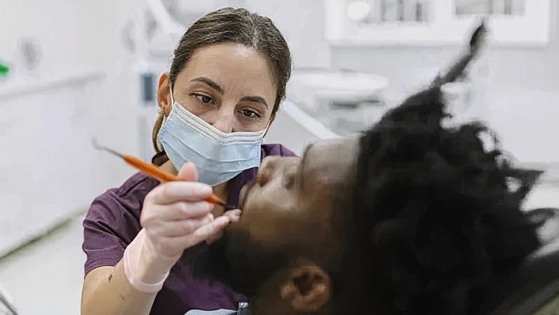 Dentistas criam ambientes acolhedores para evitar a chamada "odontofobia"