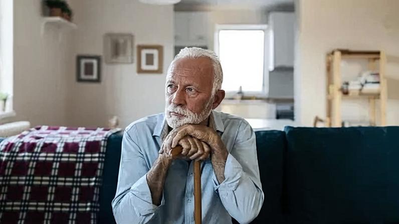 Estudo mostrou que o processo de envelhecimento acontece de forma acelerada aos 44 e aos 60 anos