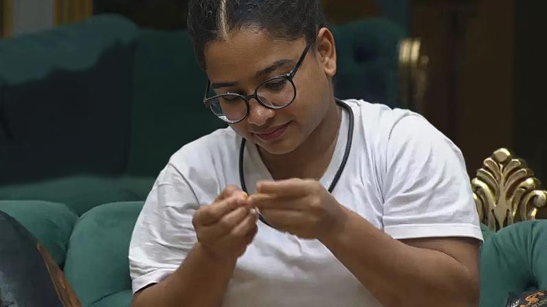 Milena guardou objeto que Gloria Groove esqueceu no BBB