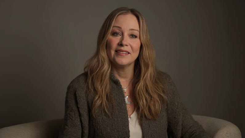 Christina Applegate está internada nos Estados Unidos