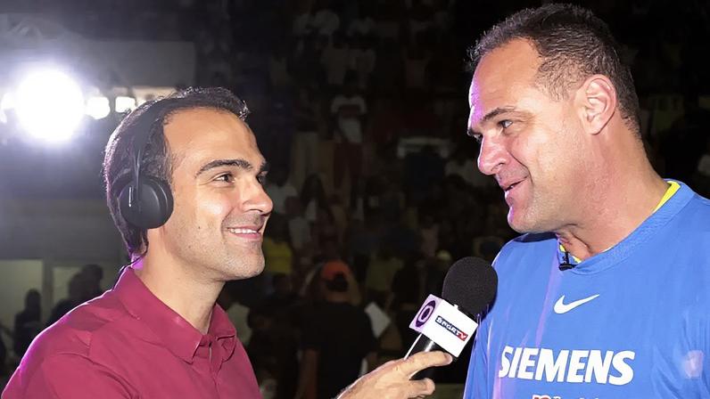 Tadeu e Oscar Schmidt em foto antiga