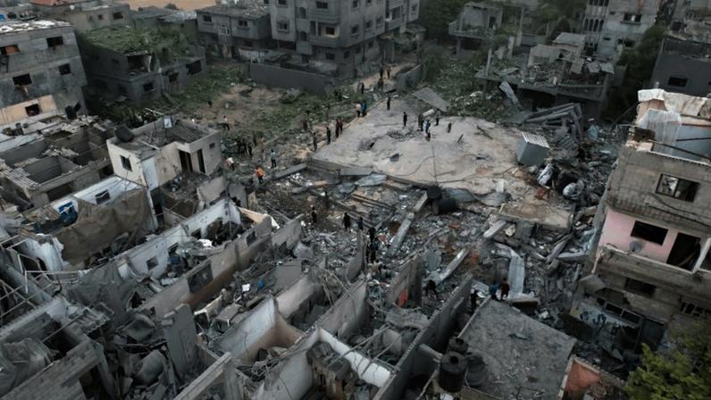 Na imagem, destruição na cidade de Gaza após bombardeio israelense no início da guerra