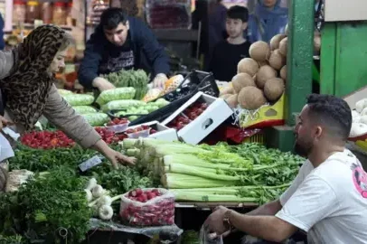 Irã prevê demissões em massa devido à guerra com EUA e Israel