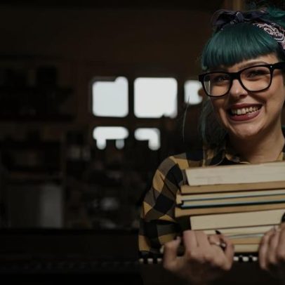 Dia Mundial do Livro: leitura voltou a ser tendência e o que lemos hoje