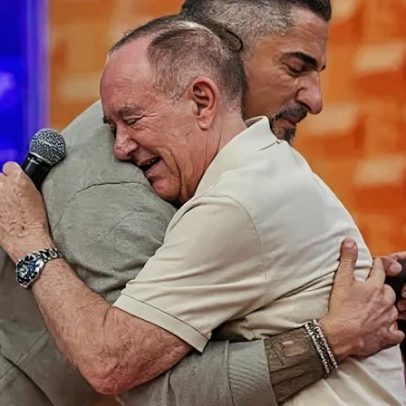 Renato Aragão se emociona com homenagem longe da televisão