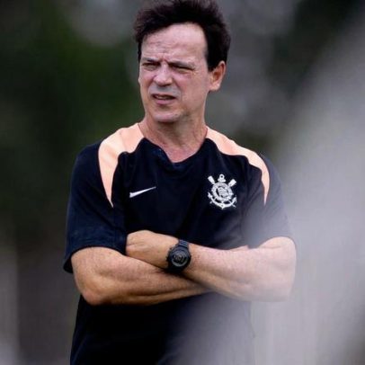 Diniz defende permanência de Memphis no Corinthians para construir história
