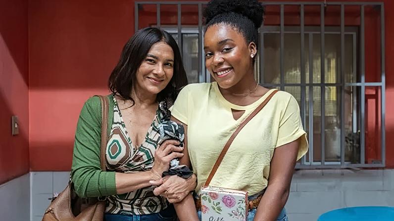 Dira Paes e Luiza Rosa interpretam Lígia e Kellen na novela "Três Graças"