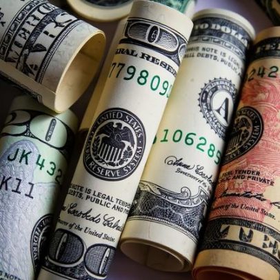 Dólar abre em alta, atinge R$ 5,00