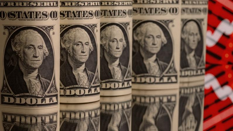 Dólar fechou ontem acima de R$ 5,00 pela primeira vez em oito sessões.