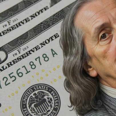 Dólar cai para R$5,01 e bolsa renova recorde com apoio externo