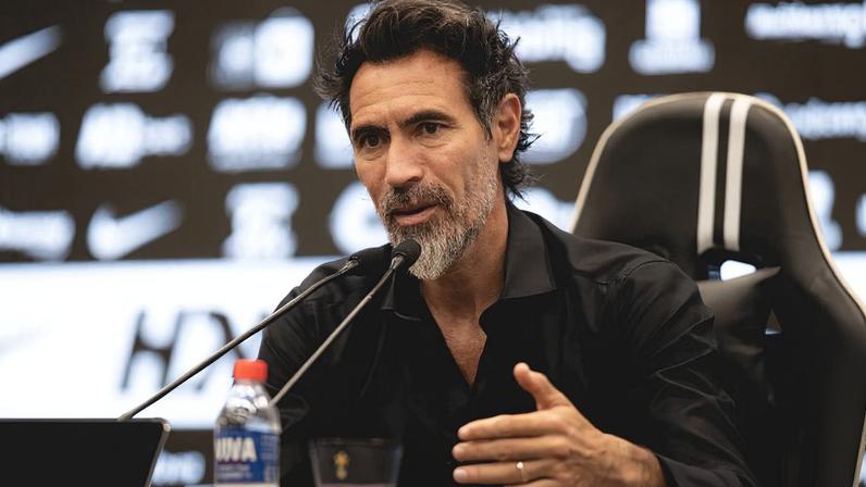 Eduardo Domínguez em coletiva pós Atlético x Athletico (Foto: Pedro Souza / Atlético)