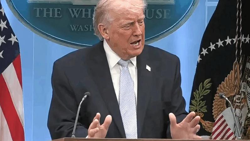 Trump afirma que Kim Jong-un chamou Biden de 'retardado mental'