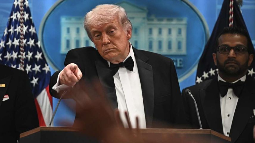 Donald Trump em coletiva após incidentes com tiros em jantar neste sábado, 25 de abril