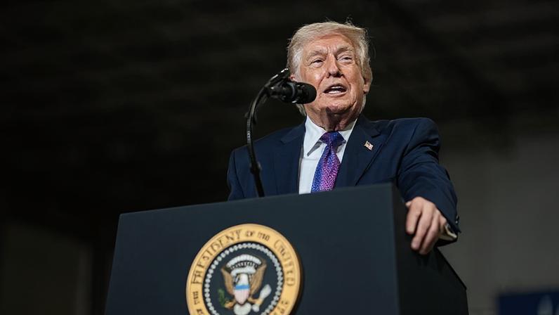 Na imagem, o presidente Donald Trump durante discurso