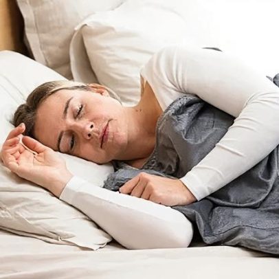Especialistas indicam que a melhor roupa para dormir pode ser nenhuma