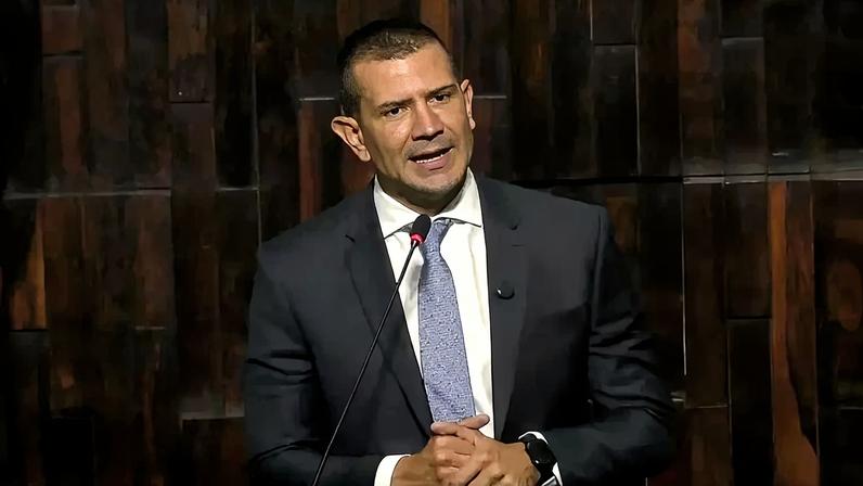 Douglas Ruas durante sessão da Alerj. Foto: Reprodução / TV Alerj