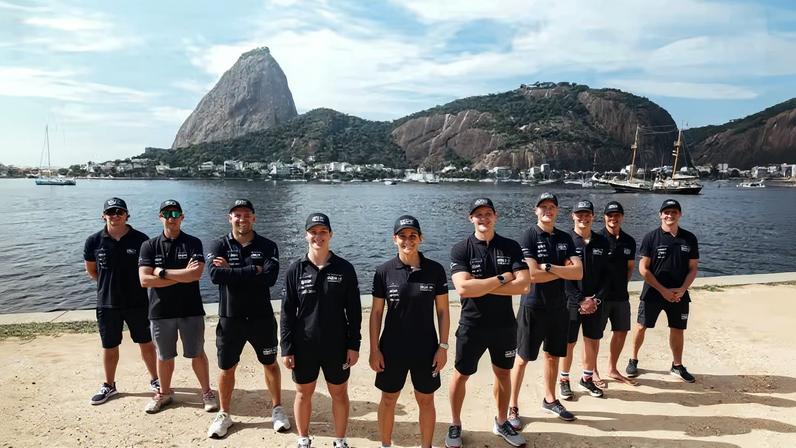 Equipe do barco brasileiro se prepara para etapa do SailGP no Rio de Janeiro — Foto: AT Films