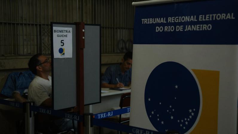 Rio de Janeiro (RJ), 27/02/2024 – Tribunal Regional Eleitoral do Rio de Janeiro (TRE-RJ) coleta dados biométricos de eleitores na Central do Brasil, no centro da capital fluminense. Foto: Tomaz Silva/Agência Brasil
