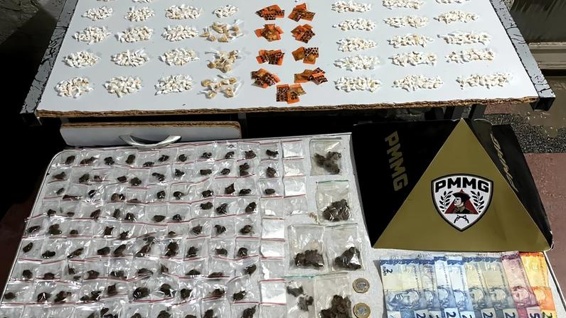 Dupla é presa com maconha, skank, cocaína e 951 pedras de crack, em Montes Claros