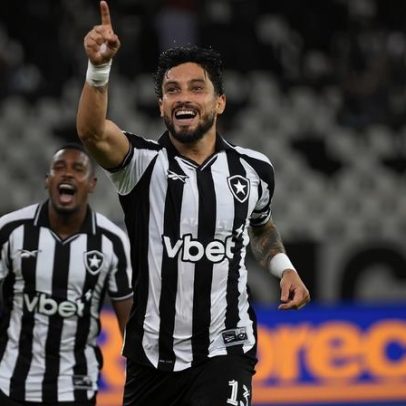 Botafogo: Alex Telles volta ao time titular contra o Racing