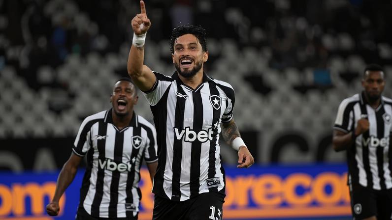 Alex Telles - Botafogo x Mirassol - Brasileirão — Foto: Alexandre Durão