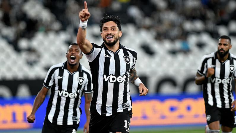 Alex Telles - Botafogo x Mirassol - Brasileirão — Foto: Alexandre Durão