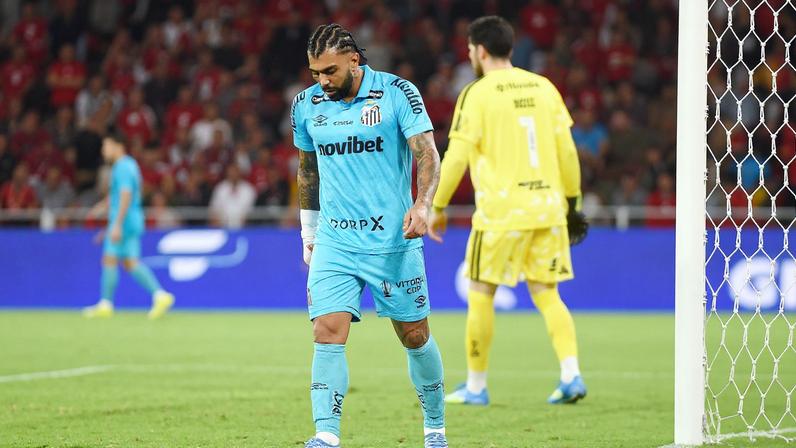 Gabigol, do Santos, na partida contra o Flamengo — Foto: André Durão / ge