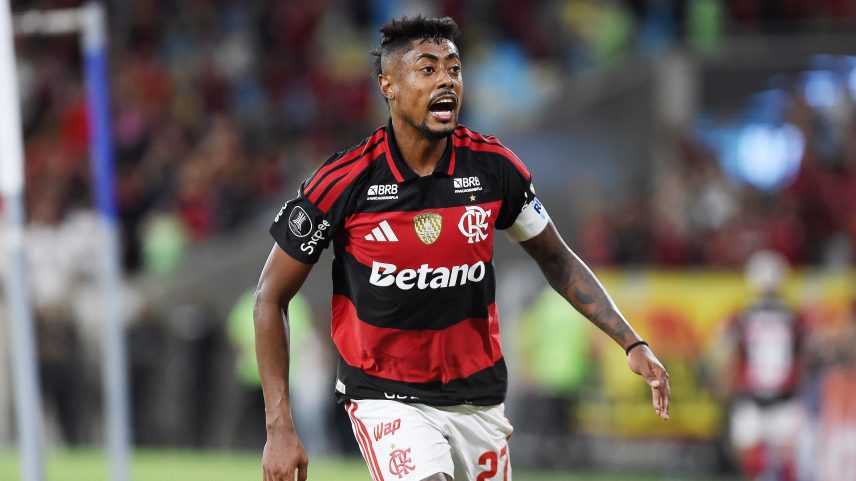 Vitão deve ser titular contra o Vitória — Foto: Gilvan de Souza / Flamengo