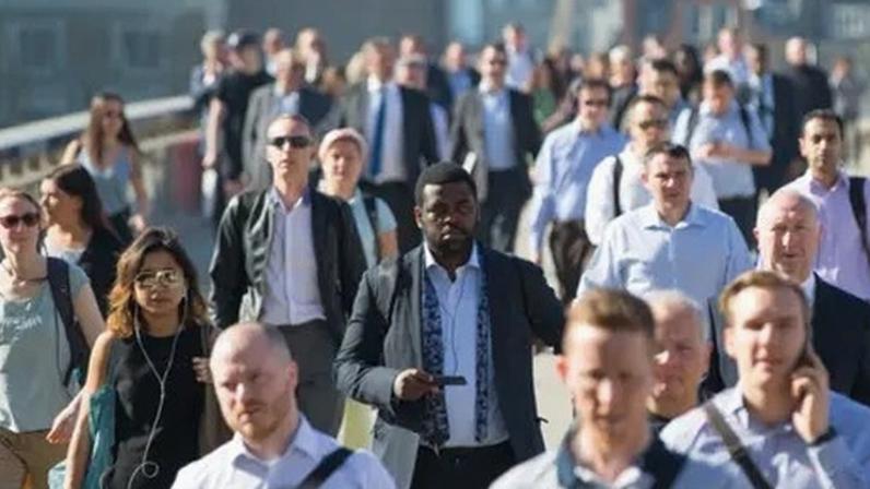 IA coloca um quinto dos empregos em Londres em risco, aponta relatório