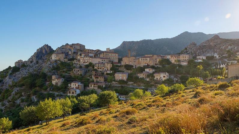 Whisky, rum... E se a Córsega fosse também uma ilha de destilados?