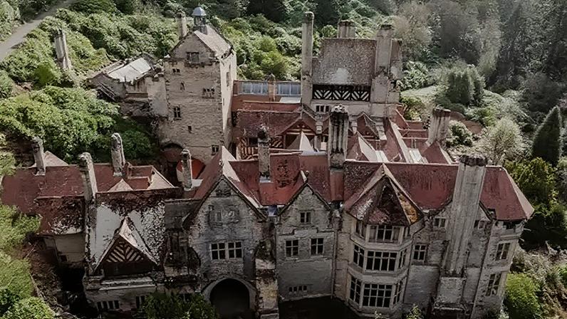 Telhado de casa histórica não suporta o clima atual