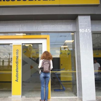 Bancos abrem no feriado de Tiradentes; confira horários