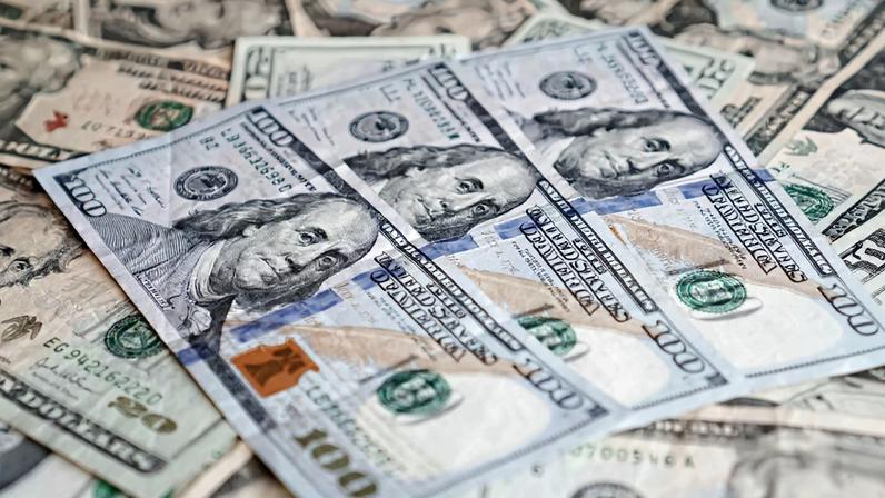 Dólar teve queda de 0,27% nesta segunda
