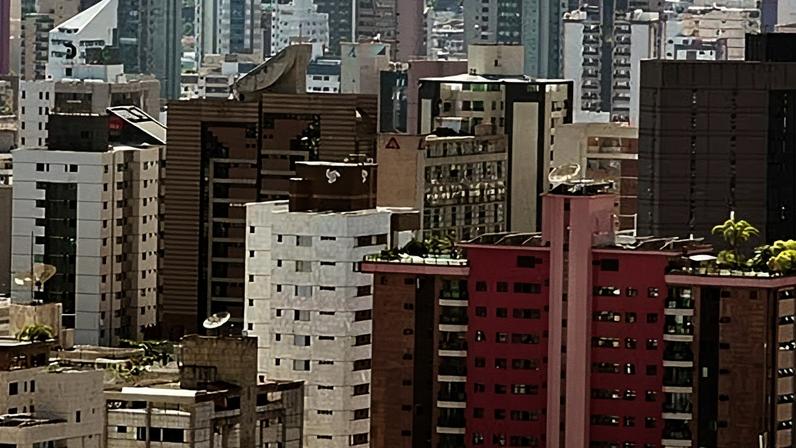 No contexto condominial, um síndico que adotou medidas contra um morador que descumpria regras pode se tornar alvo de retaliação