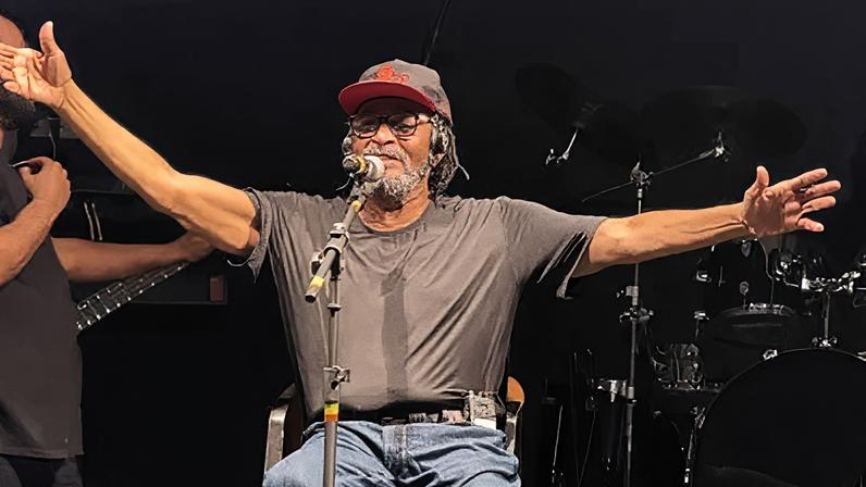 Edson Gomes é uma das principais referências do reggae no Brasil