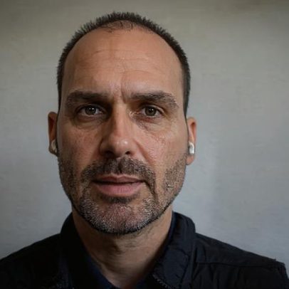Eduardo Bolsonaro não comparece a depoimento online no STF