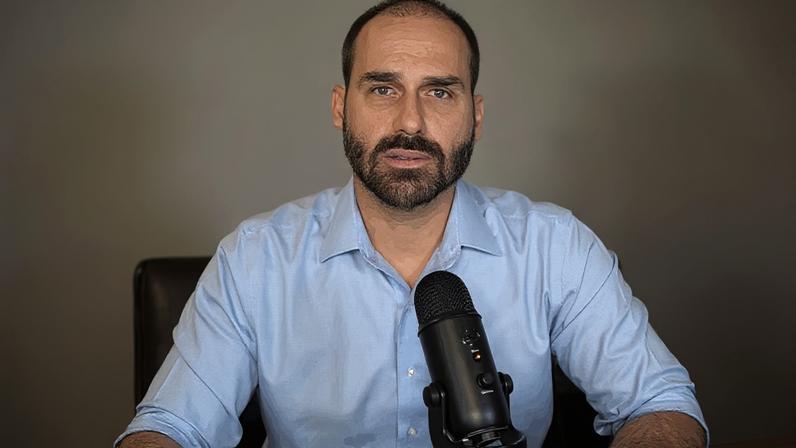 Eduardo Bolsonaro pode ser condenado ao pagamento de uma indenização superior a R$ 80.000