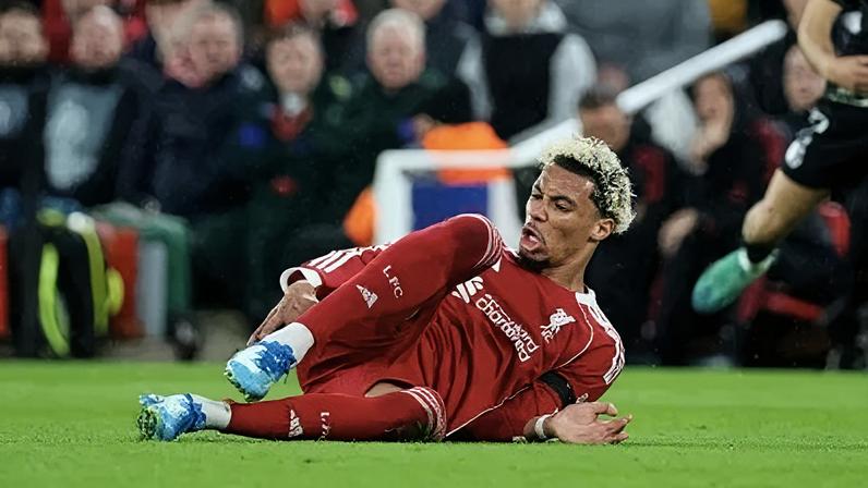 Ekitike, do Liverpool, se lesionou durante partida da Champions League contra o Paris Saint-Germain