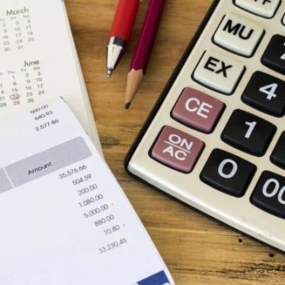 Endividamento das famílias atinge recorde histórico e pressiona renda no Brasil