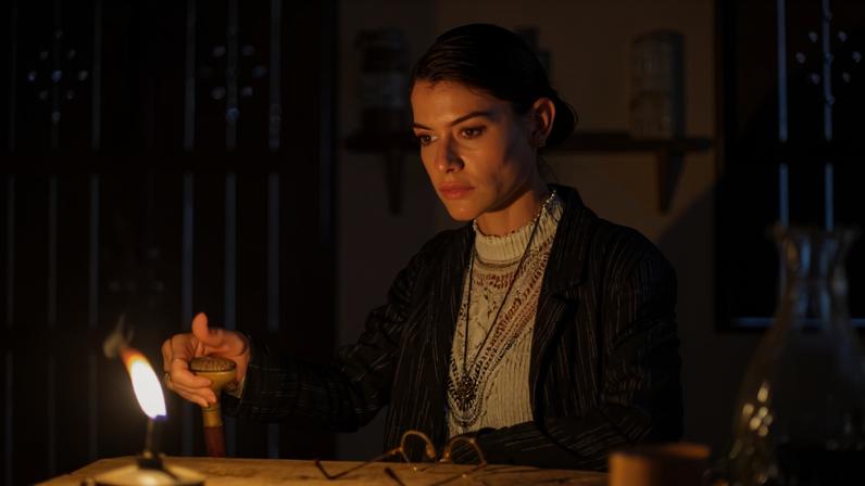 Alinne Moraes vive a personagem Jânia em 'Guerreiros do Sol'