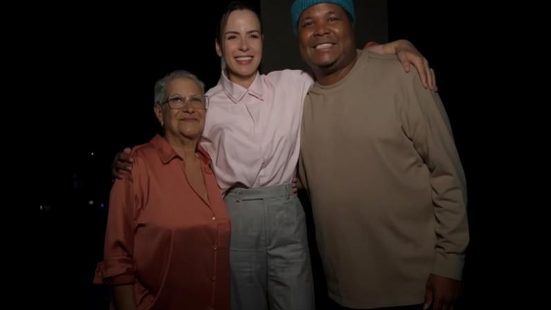 Ana Paula Renault reencontra Dona Geralda e Ronan no Domingão