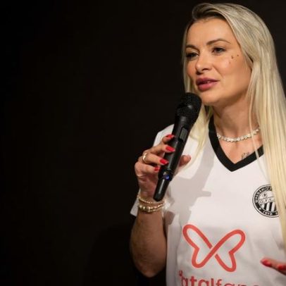 Andressa Urach se pronuncia após protestos de torcedoras do Operário