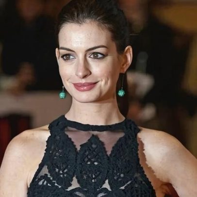 Anne Hathaway é eleita a mulher mais bonita do ano pela People