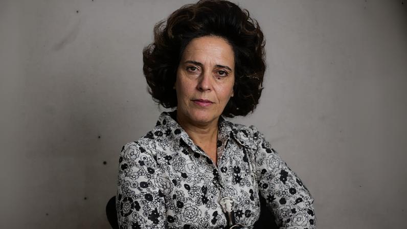 Biografia traz as muitas facetas da mineira Zuzu Angel: mãe, militante, mulher, costureira, designer e empresária