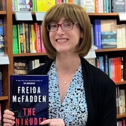Freida McFadden revela sua verdadeira identidade