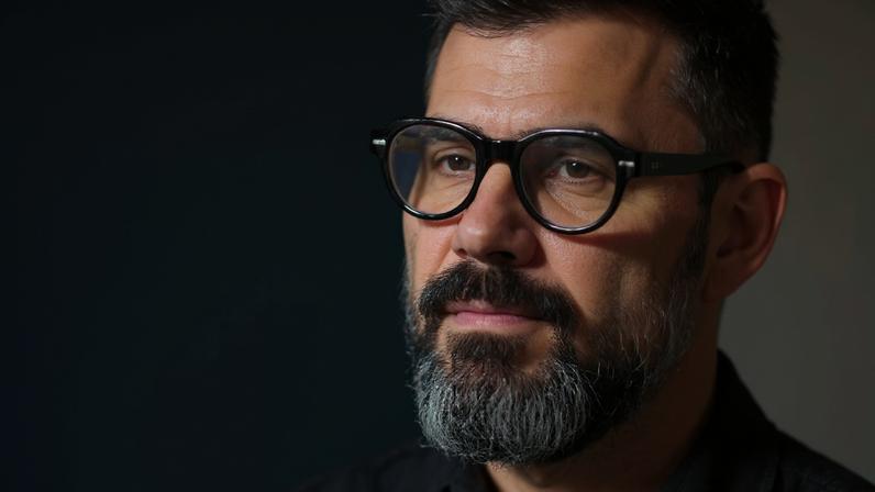 O ator Juliano Cazarré