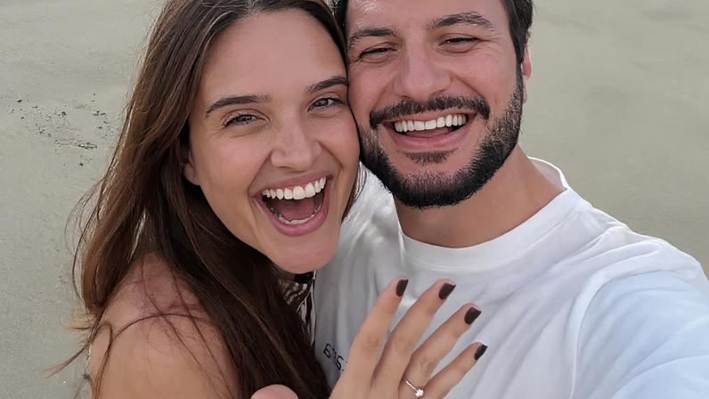 Juliana Paiva anuncia noivado com empresário Danilo Pertazani: "Minha certeza"